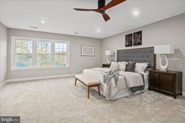 353 GALLOP WOOD PL, Great Falls, VA 22066