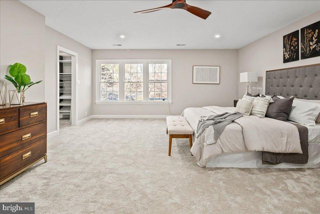 353 GALLOP WOOD PL, Great Falls, VA 22066