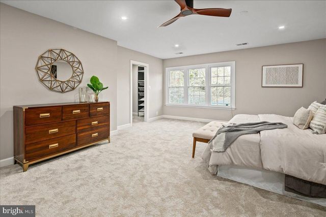 353 GALLOP WOOD PL, Great Falls, VA 22066