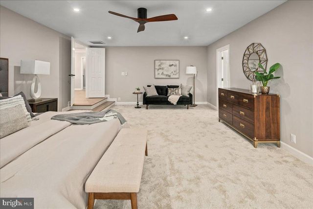 353 GALLOP WOOD PL, Great Falls, VA 22066