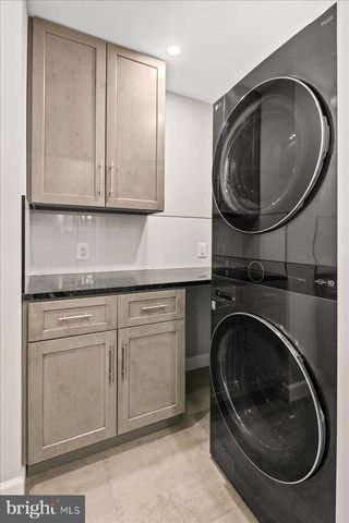 353 GALLOP WOOD PL, Great Falls, VA 22066