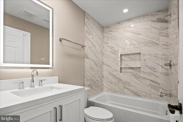 353 GALLOP WOOD PL, Great Falls, VA 22066