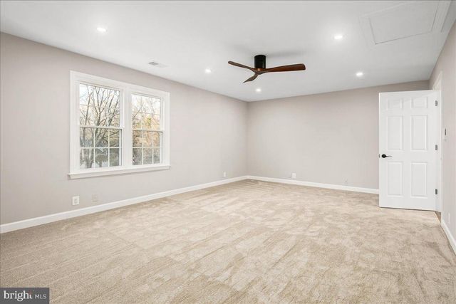 353 GALLOP WOOD PL, Great Falls, VA 22066