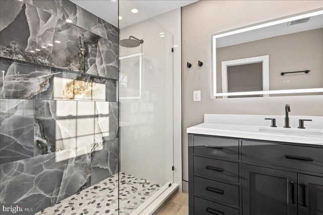 353 GALLOP WOOD PL, Great Falls, VA 22066