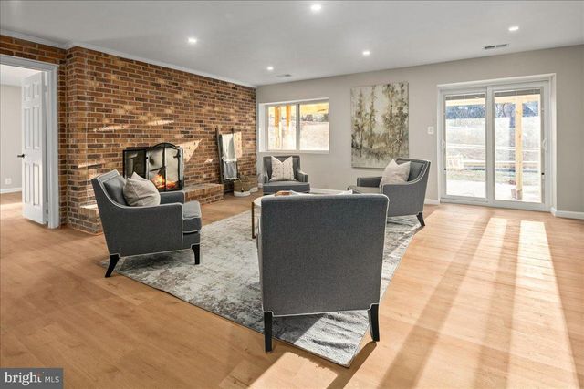 353 GALLOP WOOD PL, Great Falls, VA 22066