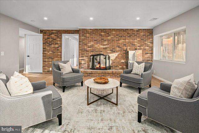 353 GALLOP WOOD PL, Great Falls, VA 22066