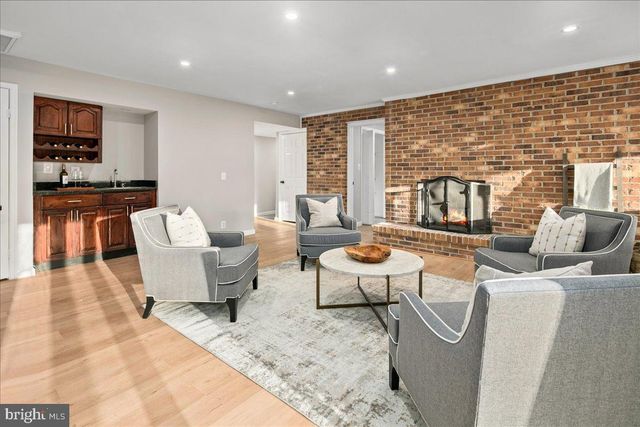 353 GALLOP WOOD PL, Great Falls, VA 22066