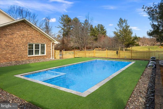 353 GALLOP WOOD PL, Great Falls, VA 22066