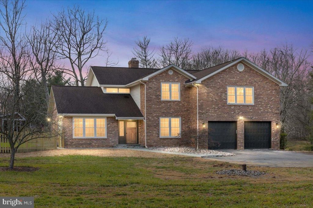 353 GALLOP WOOD PL, Great Falls, VA 22066