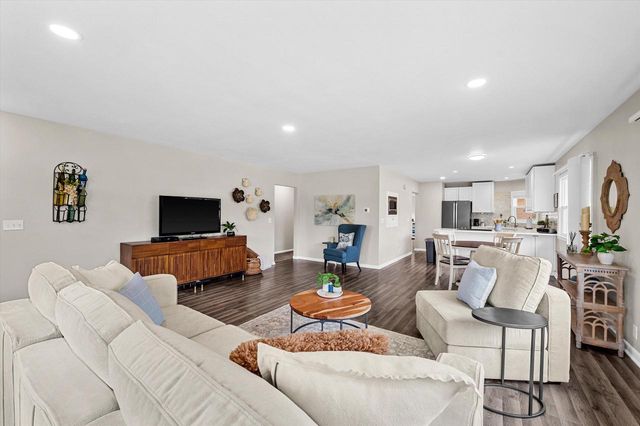 7729 Cold Spring ROAD, Greenfield, WI 53220