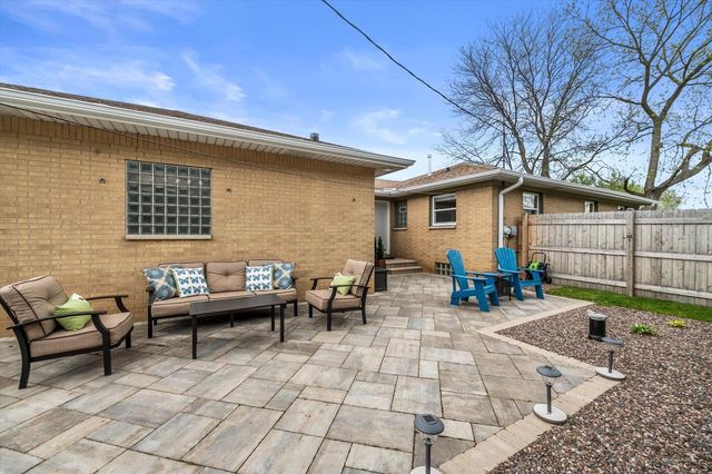 7729 Cold Spring ROAD, Greenfield, WI 53220