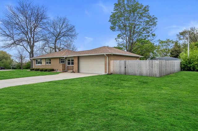 7729 Cold Spring ROAD, Greenfield, WI 53220