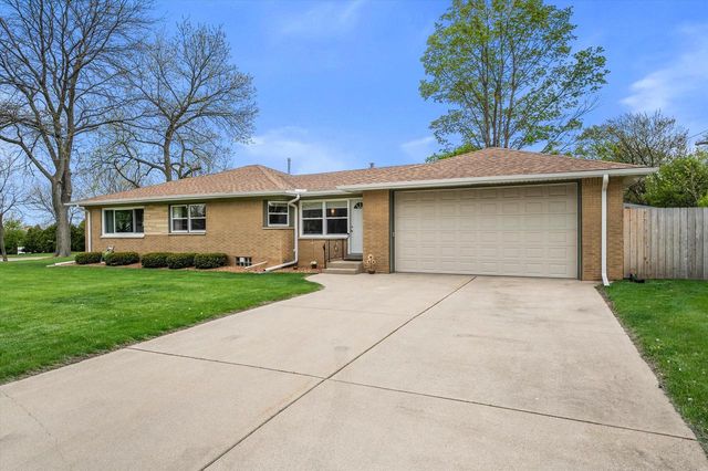 7729 Cold Spring ROAD, Greenfield, WI 53220