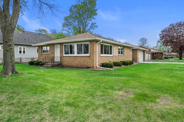 7729 Cold Spring ROAD, Greenfield, WI 53220