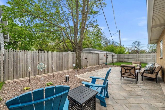 7729 Cold Spring ROAD, Greenfield, WI 53220
