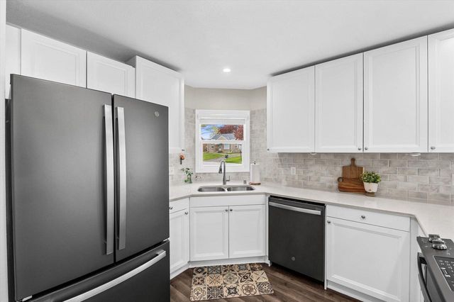 7729 Cold Spring ROAD, Greenfield, WI 53220