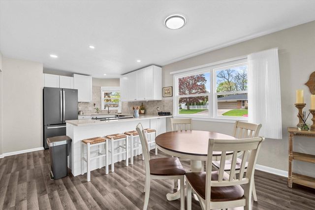 7729 Cold Spring ROAD, Greenfield, WI 53220