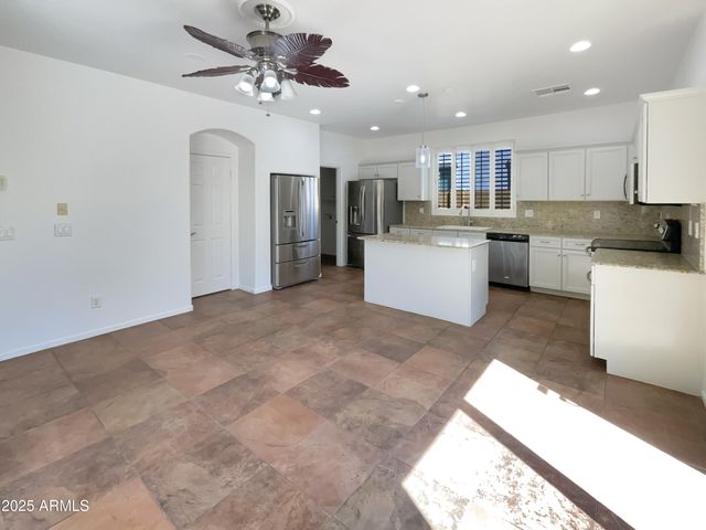4319 E VAUGHN Avenue, Gilbert, AZ 85234