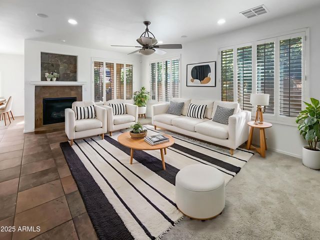 4319 E VAUGHN Avenue, Gilbert, AZ 85234