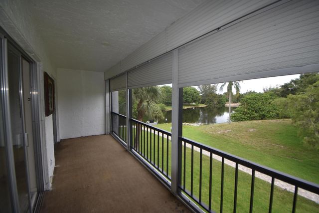 6020 NW 44th Street 304, Lauderhill, FL 33319