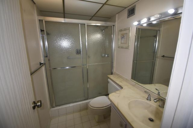 6020 NW 44th Street 304, Lauderhill, FL 33319