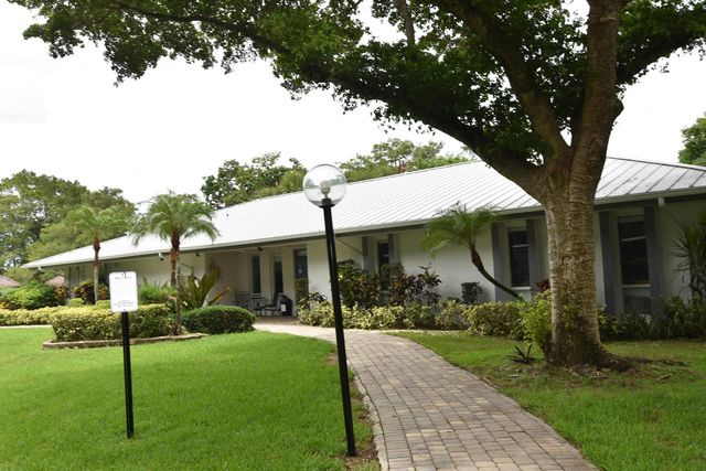 6020 NW 44th Street 304, Lauderhill, FL 33319