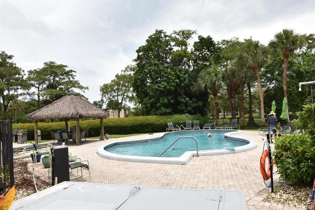 6020 NW 44th Street 304, Lauderhill, FL 33319
