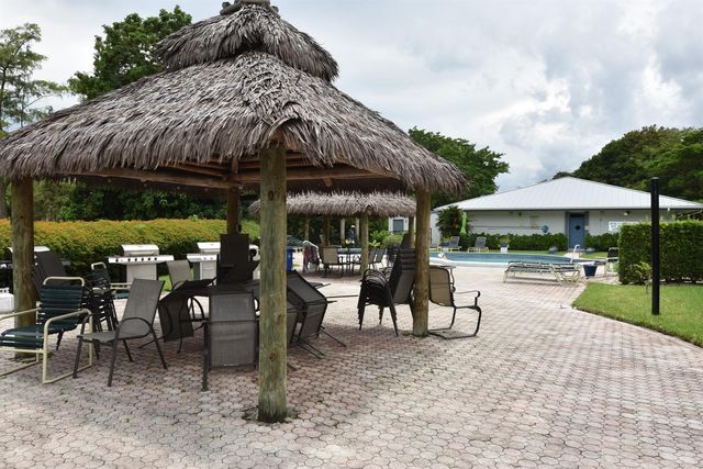 6020 NW 44th Street 304, Lauderhill, FL 33319