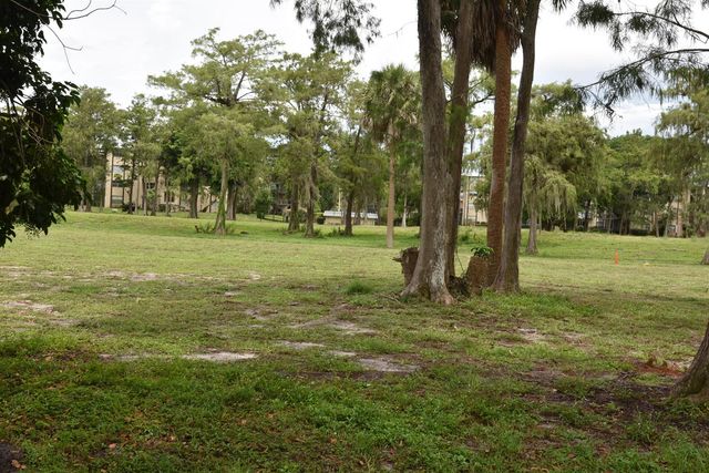 6020 NW 44th Street 304, Lauderhill, FL 33319