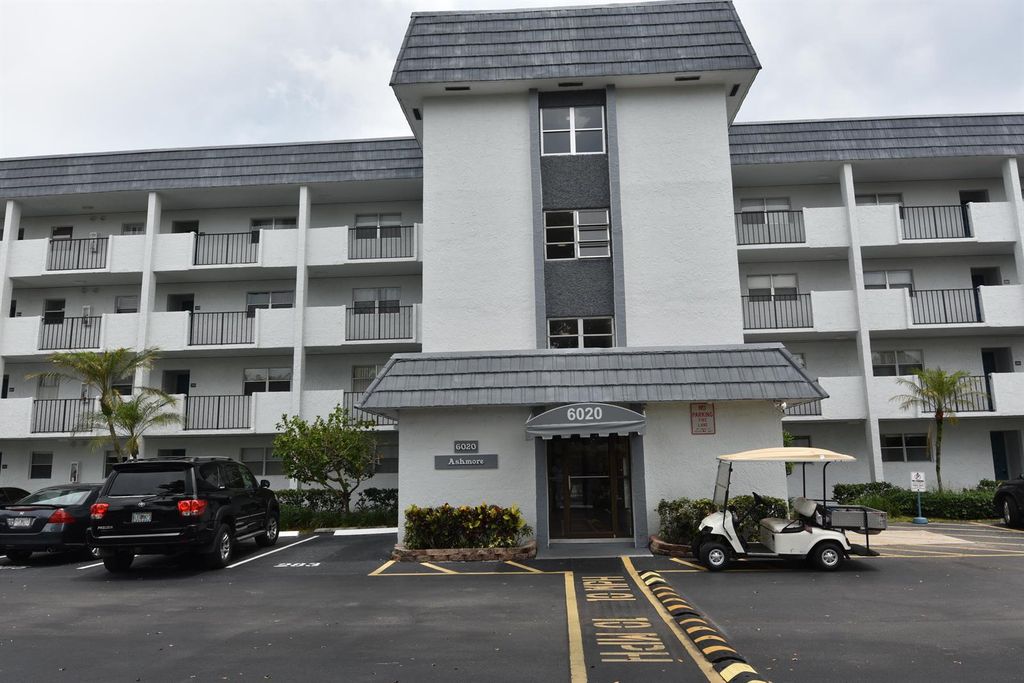 6020 NW 44th Street 304, Lauderhill, FL 33319