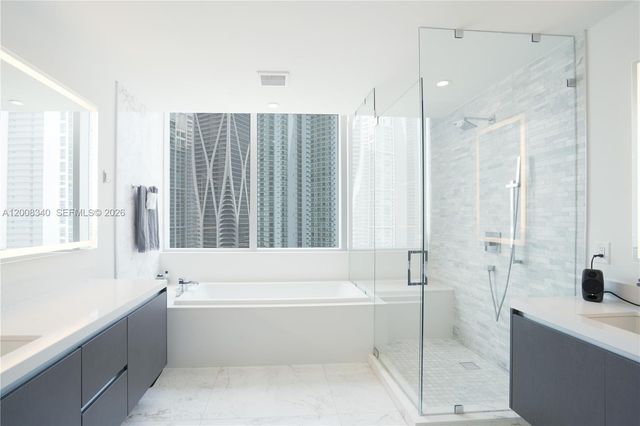 851 NE 1st Ave 2101, Miami, FL 33132