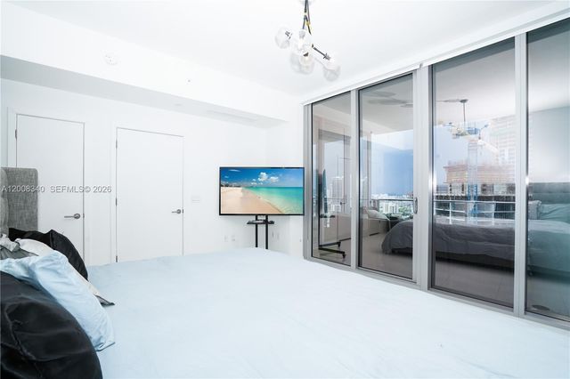 851 NE 1st Ave 2101, Miami, FL 33132