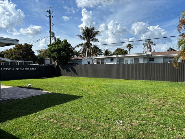 8371 NW 15th Ct, Pembroke Pines, FL 33024