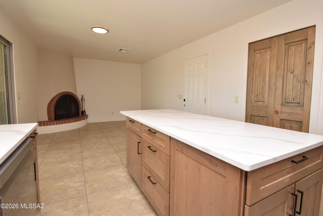 3796 E Guthrie Mountain Place, Tucson, AZ 85718