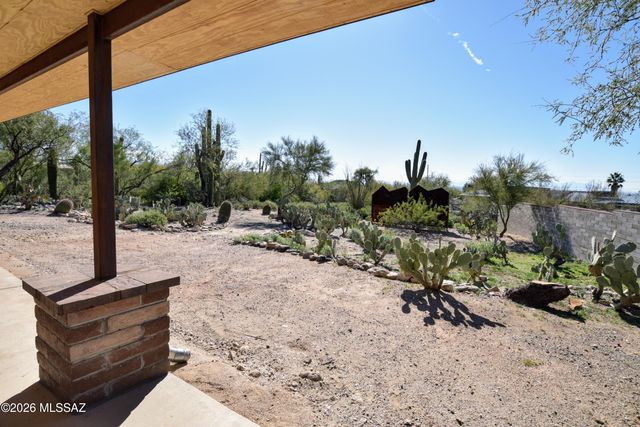 3796 E Guthrie Mountain Place, Tucson, AZ 85718