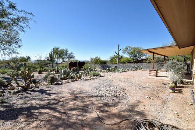3796 E Guthrie Mountain Place, Tucson, AZ 85718