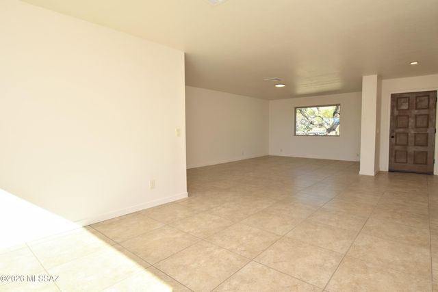 3796 E Guthrie Mountain Place, Tucson, AZ 85718