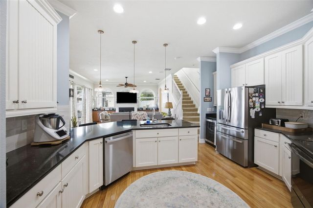 2013 RAVEN MANOR DRIVE, Dover, FL 33527