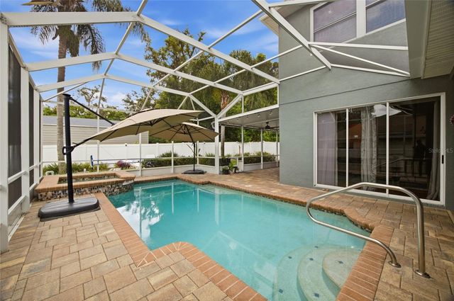 2013 RAVEN MANOR DRIVE, Dover, FL 33527