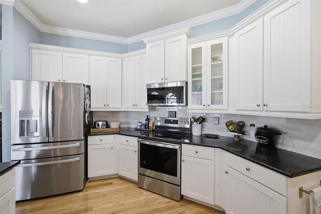 2013 RAVEN MANOR DRIVE, Dover, FL 33527