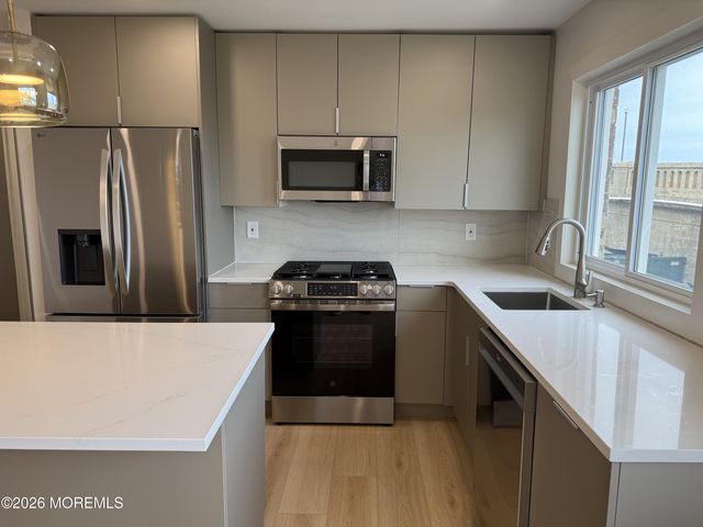 1 Ocean Avenue 83, Belmar, NJ 07719