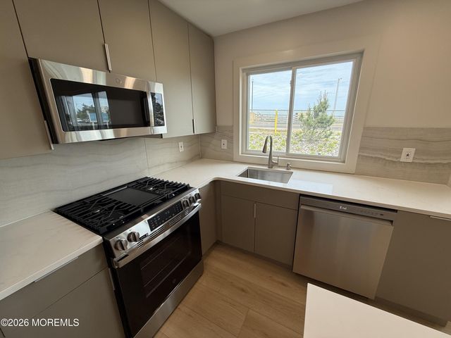 1 Ocean Avenue 83, Belmar, NJ 07719
