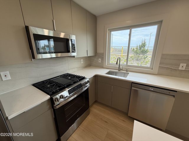 1 Ocean Avenue 83, Belmar, NJ 07719