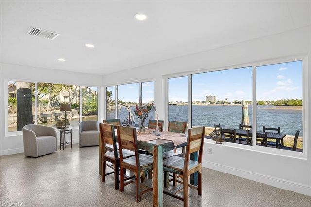 867 Oak ST, Fort Myers Beach, FL 33931