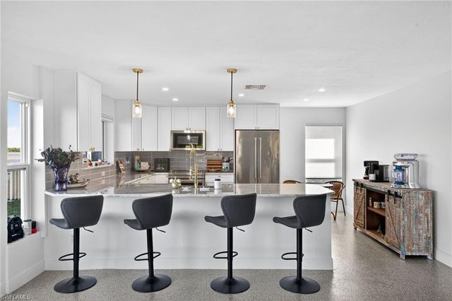 867 Oak ST, Fort Myers Beach, FL 33931