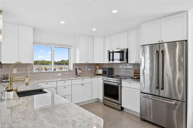 867 Oak ST, Fort Myers Beach, FL 33931