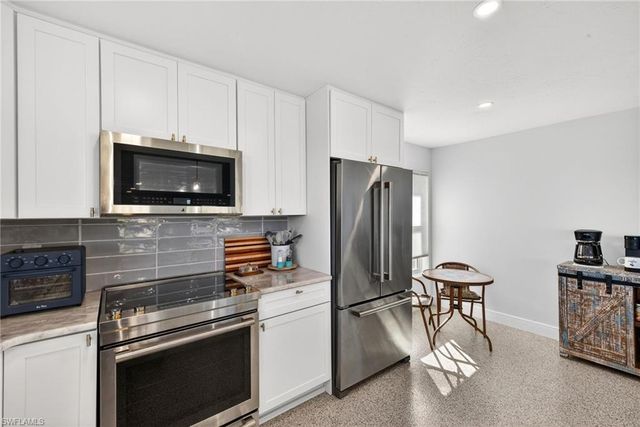 867 Oak ST, Fort Myers Beach, FL 33931