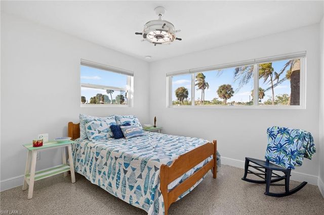 867 Oak ST, Fort Myers Beach, FL 33931