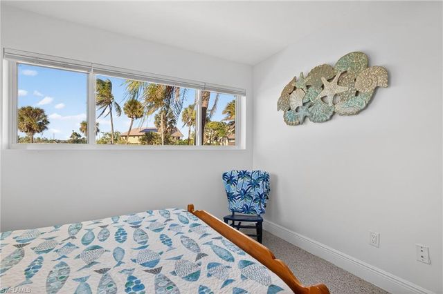 867 Oak ST, Fort Myers Beach, FL 33931