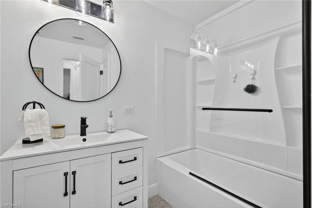 867 Oak ST, Fort Myers Beach, FL 33931